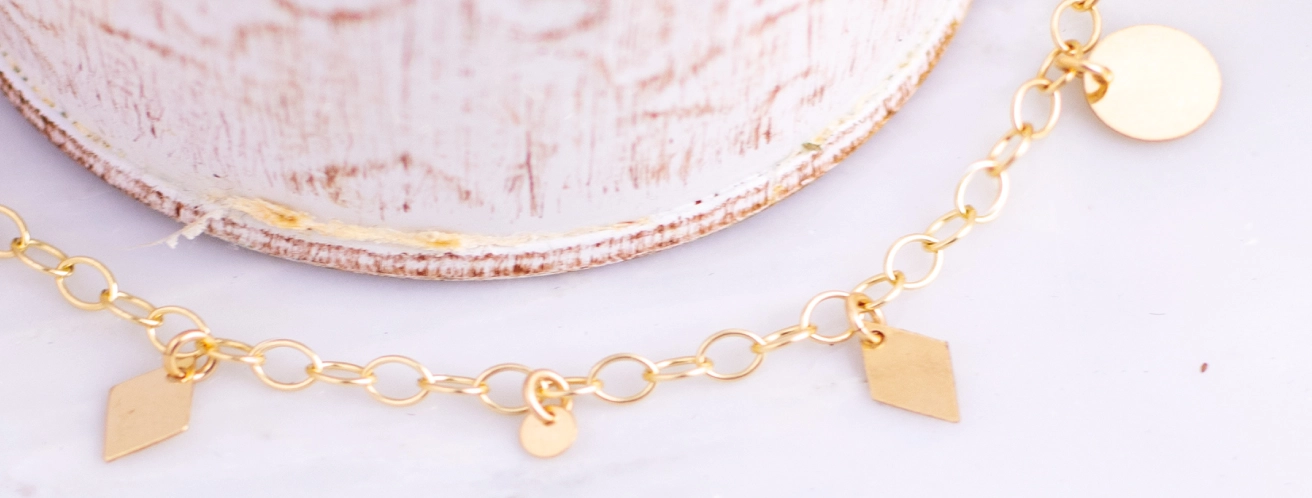 Gold-filled necklace with flat circle and diamond blank charms